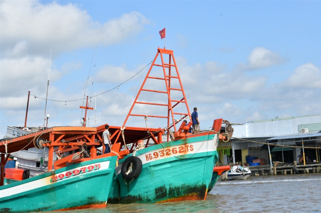 Tuyên truyền, hướng dẫn quy định về sử dụng tần số và thiết bị vô tuyến điện đối với phương tiện nghề cá trên địa bàn xã Bảo Thạnh